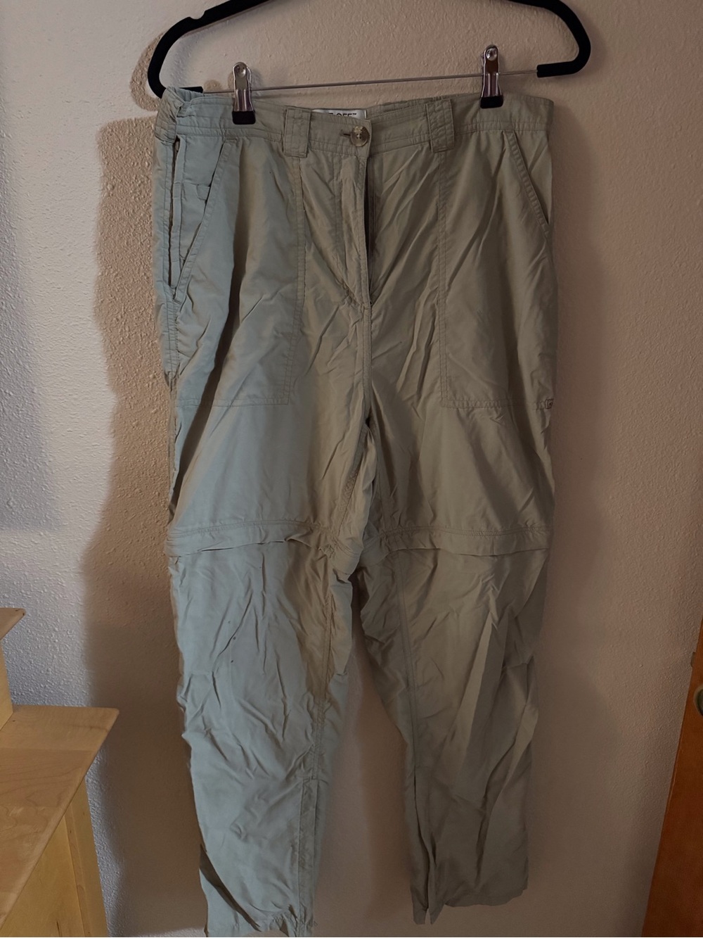 Women’s Straight-Leg Convertible Travel Pants in Sage Green